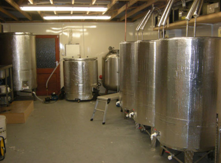 Compact Micro Brewery: Priest Town Brewing